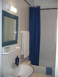 Imagen de la habitación del Hostal Central, Plaza Catalunya. Foto 5