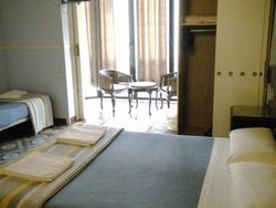 Imagen de la habitación del Hostal Central, Plaza Catalunya. Foto 8