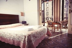Imagen de la habitación del Hostal Central, Plaza Catalunya. Foto 10