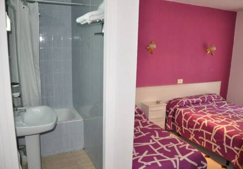 Imagen de la habitación del Hostal Central, Zaragoza. Foto 5
