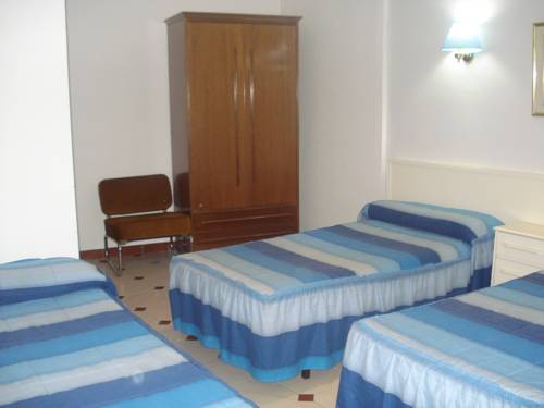 Imagen de la habitación del Hostal Central, Zaragoza. Foto 8