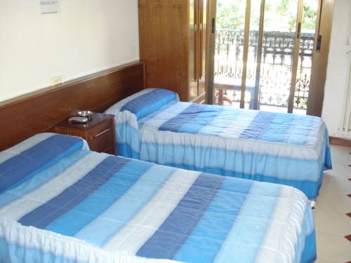 Imagen de la habitación del Hostal Central, Zaragoza. Foto 14