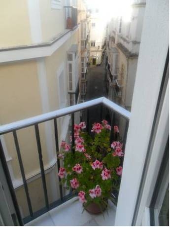 Imagen de los exteriores del Hostal Centro Sol, Cádiz. Foto 6