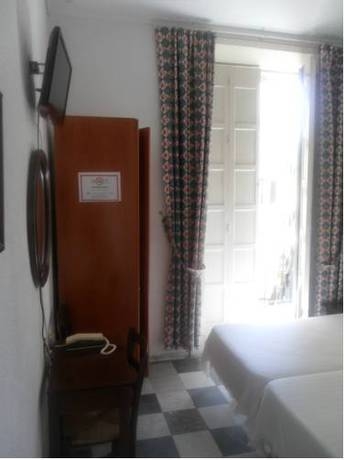 Imagen de la habitación del Hostal Centro Sol, Cádiz. Foto 3