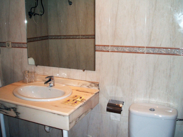 Imagen de la habitación del Hostal Centro, Toledo. Foto 7