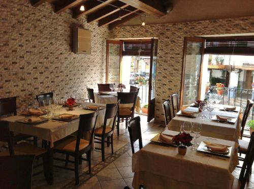 Imagen del bar/restaurante del Hostal Cerezo 2 Meson. Foto 2