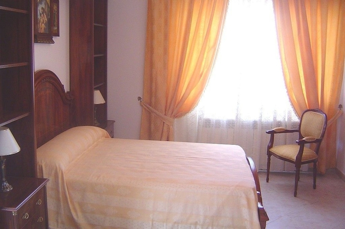 Imagen de la habitación del Hostal Cerezo. Foto 8