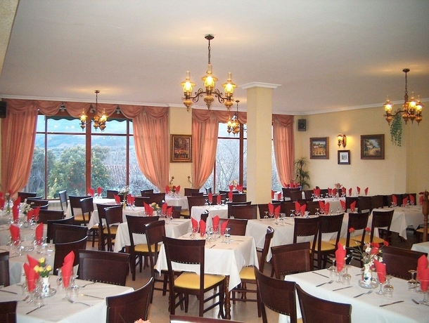 Imagen del bar/restaurante del Hostal Cerezo. Foto 3