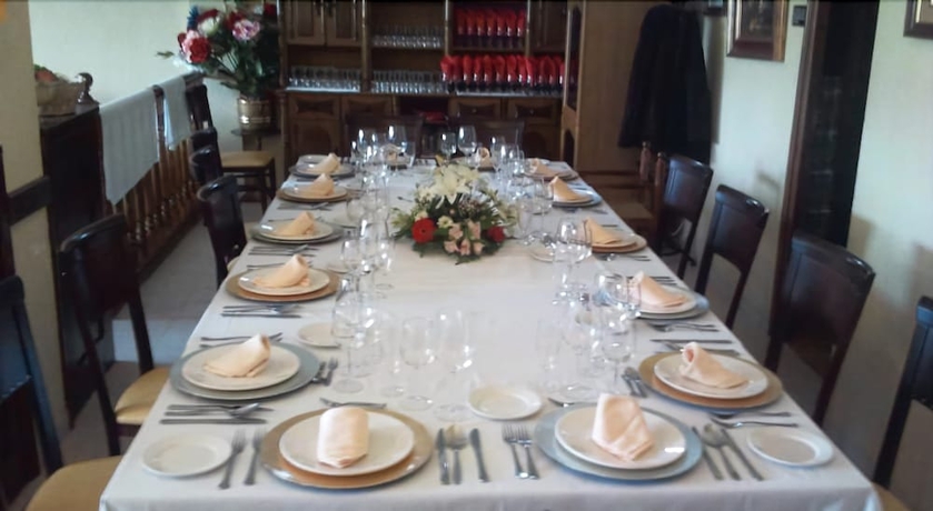 Imagen del bar/restaurante del Hostal Cerezo. Foto 5