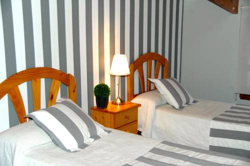 Imagen de la habitación del Hostal Cervantes, Ajalvir. Foto 3