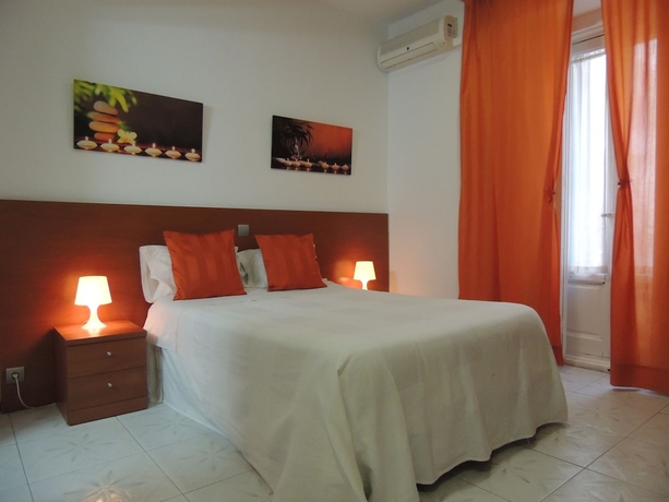 Imagen de la habitación del Hostal Cervantes, Barrio de las Letras. Foto 14