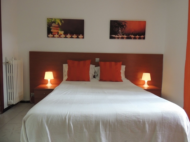 Imagen de la habitación del Hostal Cervantes, Madrid. Foto 16