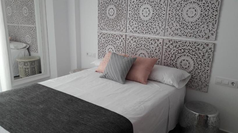 Imagen de la habitación del Hostal Cervantes Playa. Foto 10