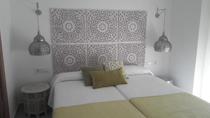 Imagen de la habitación del Hostal Cervantes Playa. Foto 17