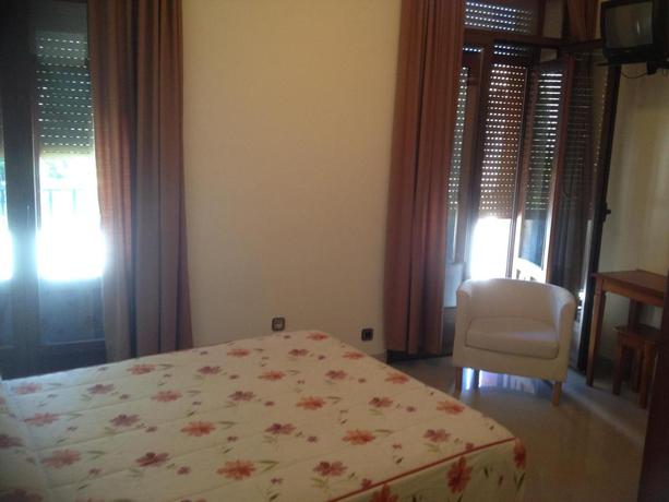 Imagen de la habitación del Hostal Cervantes, Valdemoro. Foto 3