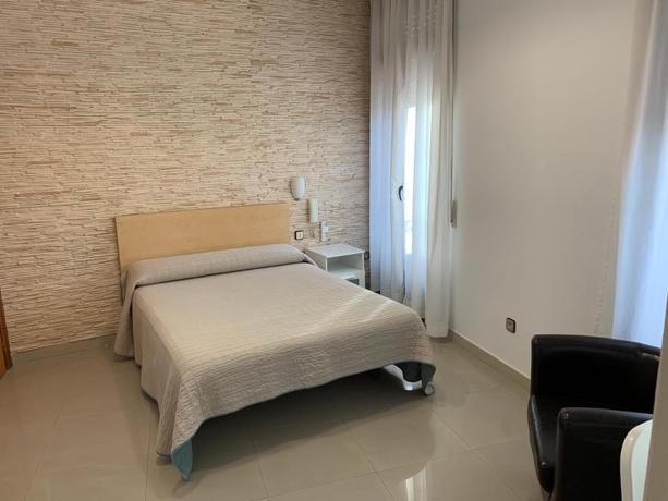 Imagen de la habitación del Hostal Cervantes, Valdemoro. Foto 15