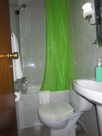 Imagen de la habitación del Hostal Chelo. Foto 13