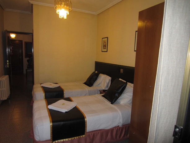 Imagen de la habitación del Hostal Chelo. Foto 15