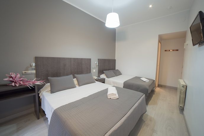 Imagen de la habitación del Hostal Ciudad Condal. Foto 7