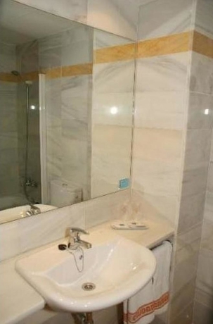 Imagen de la habitación del Hostal Ciutadella, Ciudadela. Foto 8