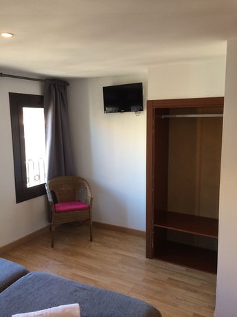 Imagen de la habitación del Hostal Colkida. Foto 15