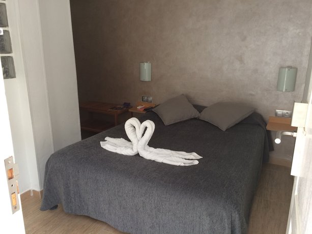 Imagen de la habitación del Hostal Colkida. Foto 18