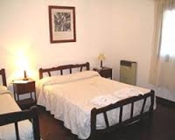 Imagen de la habitación del Hostal Colonial Serrano. Foto 2