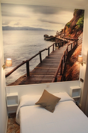 Imagen de la habitación del Hostal Comercial. Foto 4