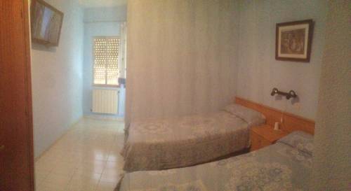 Imagen de la habitación del Hostal Complejo Rural El Mes&oacute;n. Foto 13