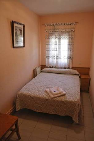 Imagen de la habitación del Hostal Complejo Rural El Mes&oacute;n. Foto 16