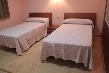 Imagen de la habitación del Hostal Conde Rey. Foto 6