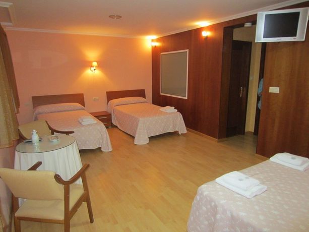 Imagen de la habitación del Hostal Conde Rey. Foto 11