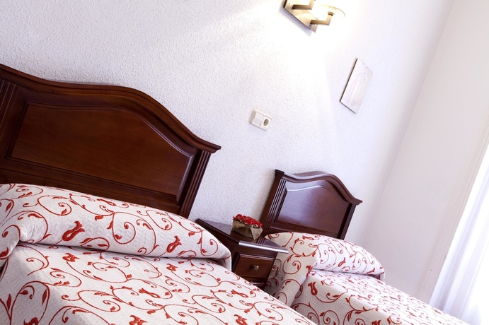 Imagen de la habitación del Hostal Condestable, Malasaña. Foto 6