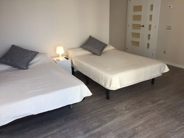 Imagen de la habitación del Hostal Consejo De Aranda. Foto 14