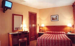 Imagen de la habitación del Hostal Cortes, Cuenca. Foto 12