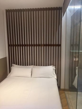 Imagen de la habitación del Hostal Cosmopolitan Boutique Rambla. Foto 17