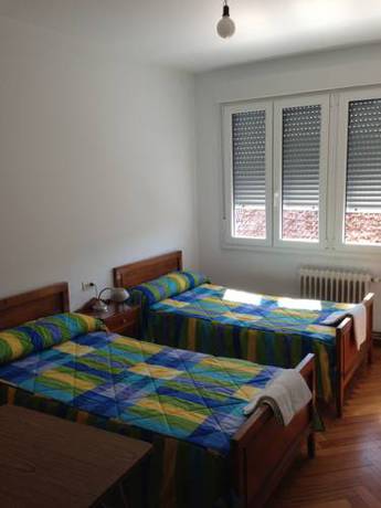 Imagen de la habitación del Hostal Costa Azul, Santiago de Compostela. Foto 5