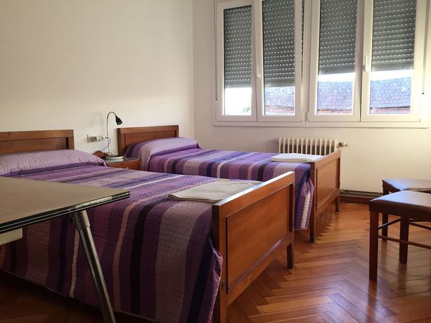 Imagen de la habitación del Hostal Costa Azul, Santiago de Compostela. Foto 8