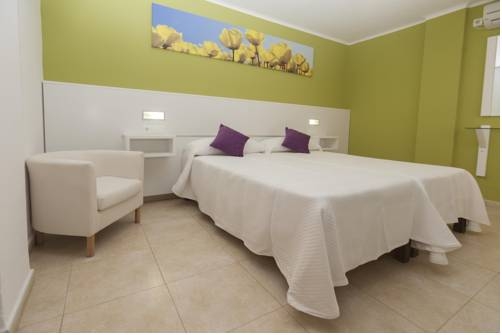 Imagen de la habitación del Hostal Costa Blanca, Figueretas. Foto 6