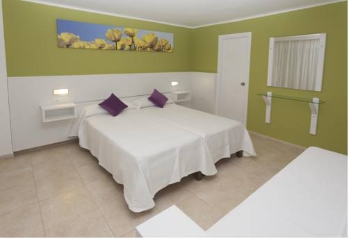 Imagen de la habitación del Hostal Costa Blanca, Figueretas. Foto 15