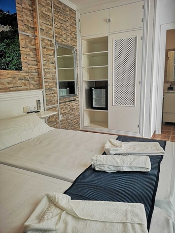 Imagen de la habitación del Hostal Costa De La Luz, Conil de la Frontera. Foto 4