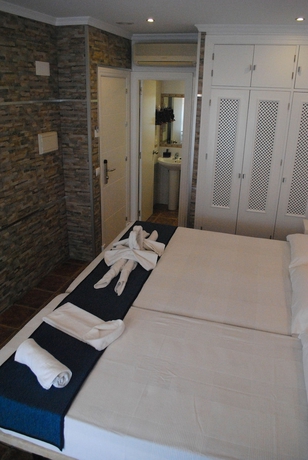 Imagen de la habitación del Hostal Costa De La Luz, Conil de la Frontera. Foto 11