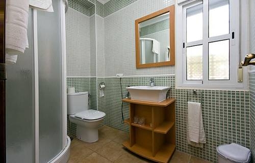 Imagen general del Hostal Costa Luz. Foto 4