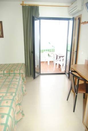 Imagen general del Hostal Costabella, Fuengirola. Foto 7