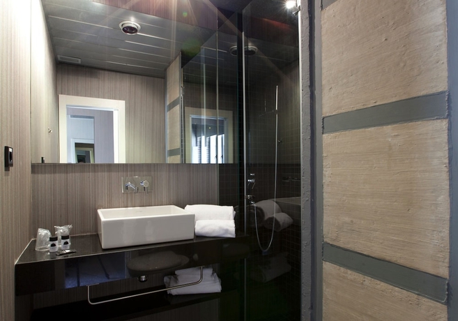 Imagen de la habitación del Hostal Cosy Rooms Embajador. Foto 18