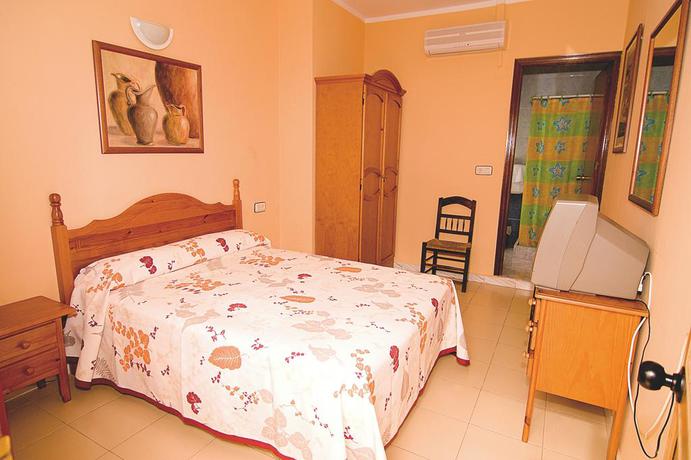 Imagen de la habitación del Hostal Cristina, Chipiona. Foto 2