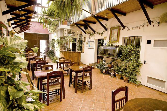 Imagen de los interiores del Hostal Cristina, Chipiona. Foto 9
