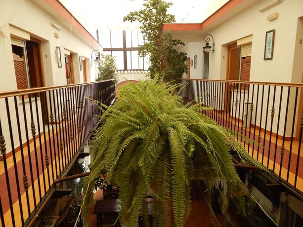 Imagen de los interiores del Hostal Cristina, Chipiona. Foto 10