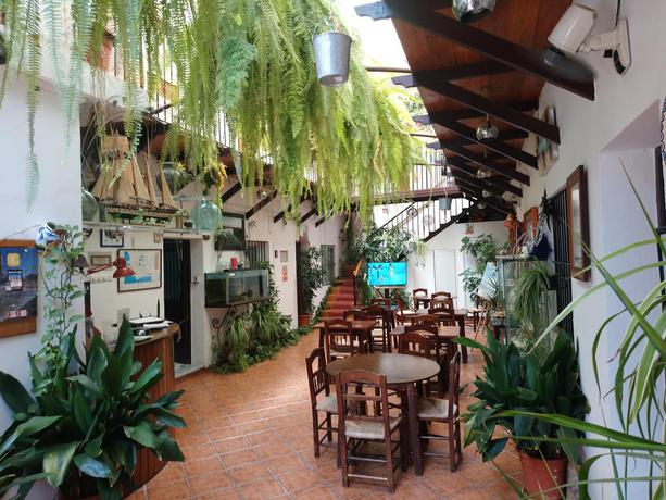 Imagen de los interiores del Hostal Cristina, Chipiona. Foto 11