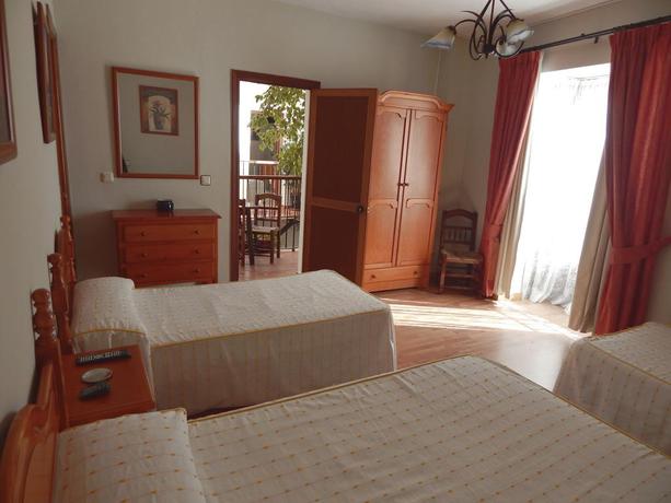 Imagen de la habitación del Hostal Cristina, Chipiona. Foto 6